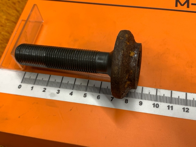 Болт привода, 200 рублей, Красноярск