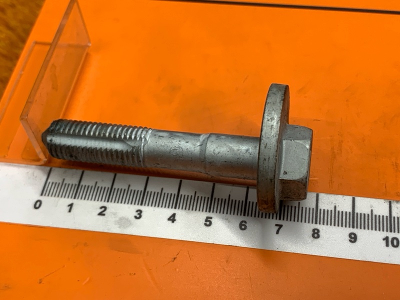 Болт развальный, 600 рублей, Красноярск