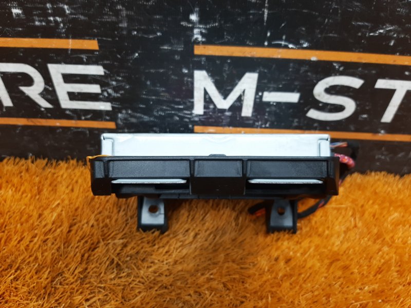 Блок управления мультимедиа, 800 рублей, Красноярск