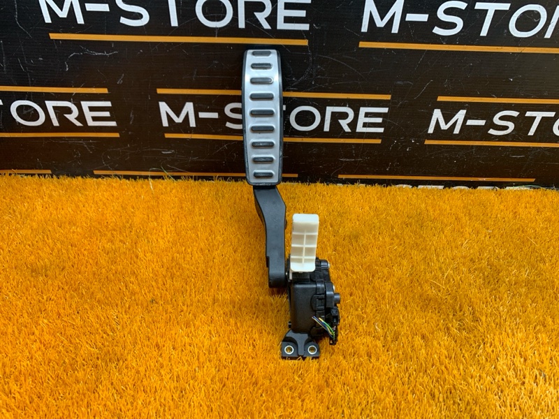 педаль газа, 500 рублей, Красноярск