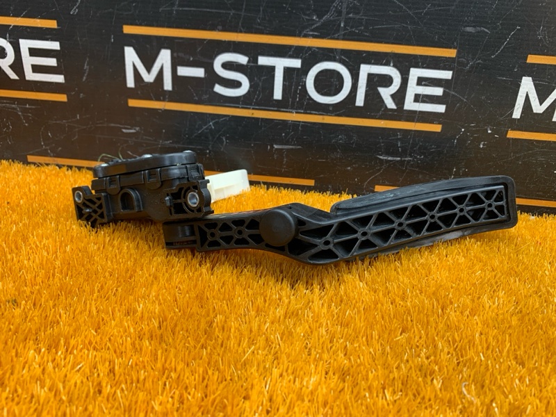 педаль газа, 500 рублей, Красноярск