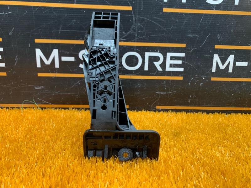 педаль газа, 1300 рублей, Красноярск