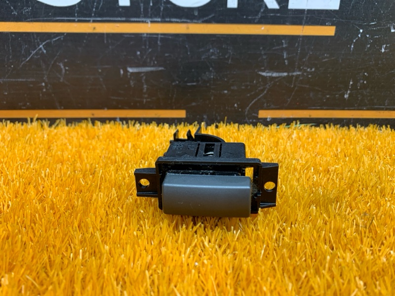 Кнопка открывания бардачка, 300 рублей, Красноярск