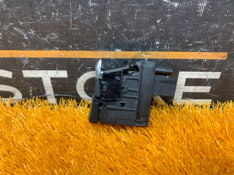 Кнопка стояночного тормоза, 500 рублей, Красноярск