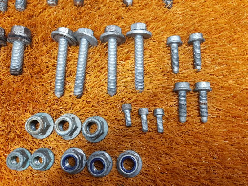 Болты и гайки задней подвески, 700 рублей, Красноярск