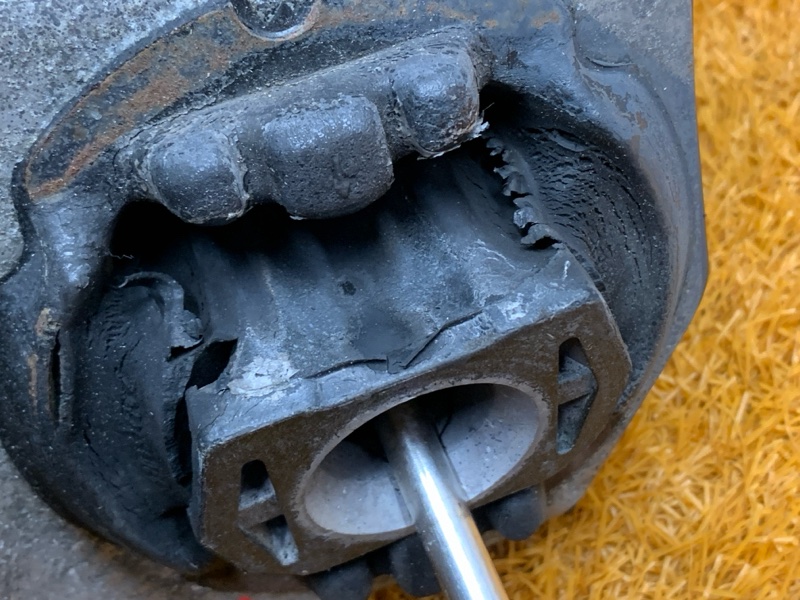 Балка поперечная (подрамник), 1200 рублей, Красноярск