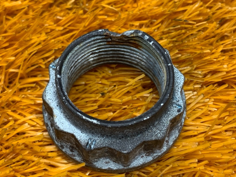 Гайка привода, 100 рублей, Красноярск