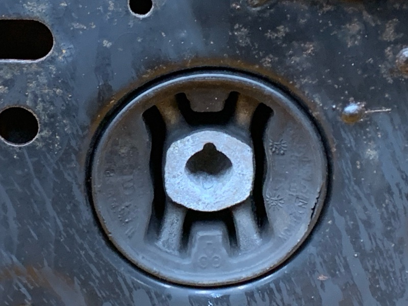 Балка поперечная (подрамник), 6000 рублей, Красноярск