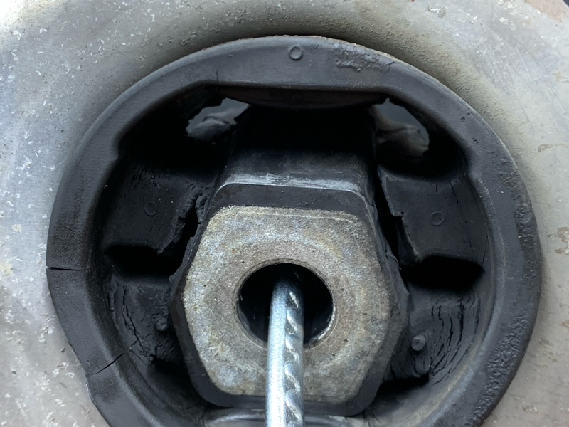 Балка поперечная (подрамник), 1700 рублей, Красноярск