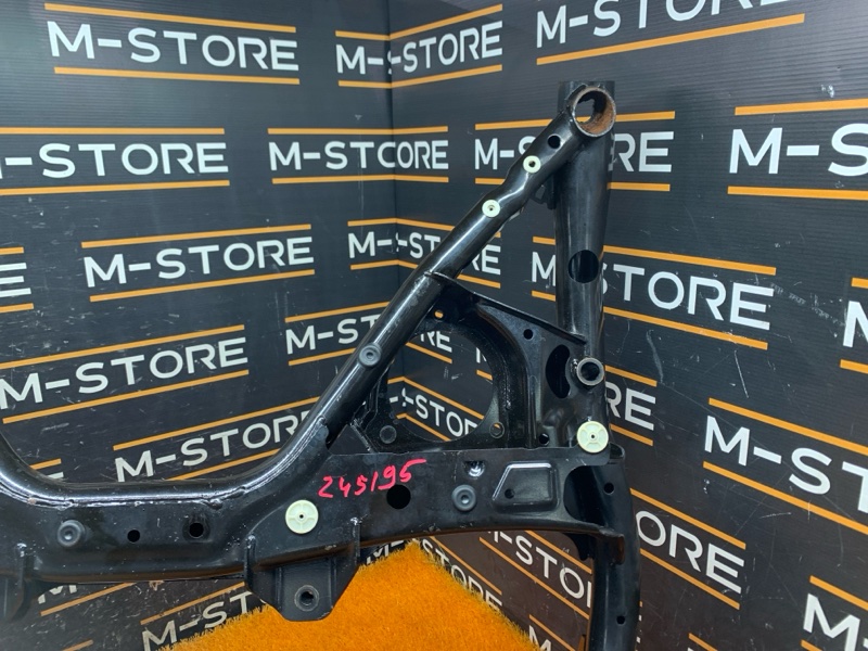 Балка поперечная (подрамник), 4260 рублей, Красноярск