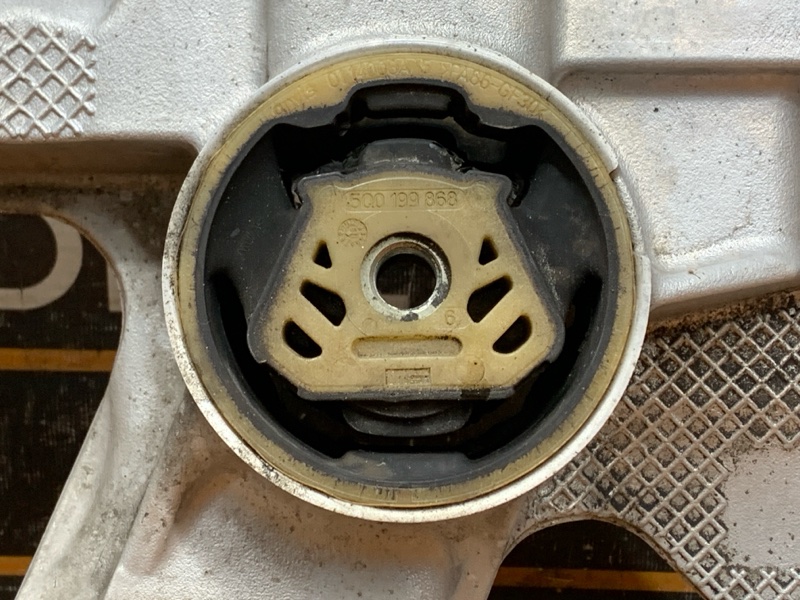 Балка поперечная (подрамник), 18700 рублей, Красноярск