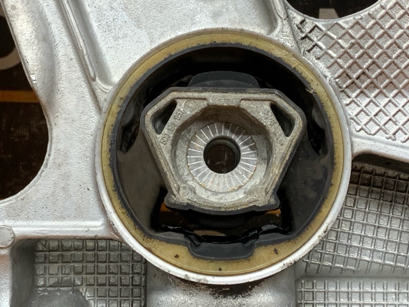 Балка поперечная (подрамник), 18700 рублей, Красноярск