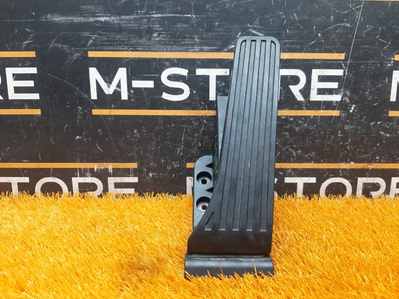 педаль газа, 1000 рублей, Красноярск