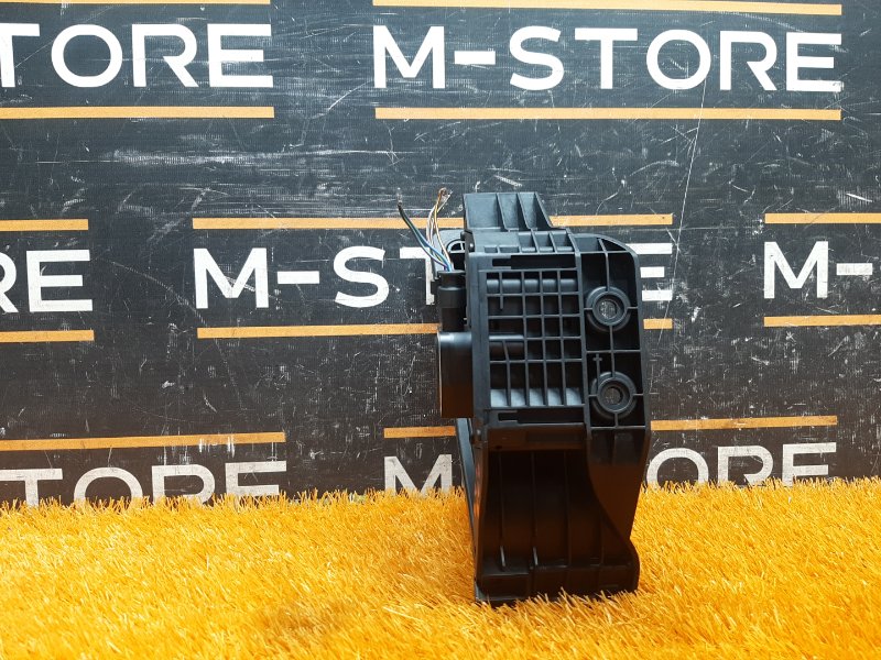 педаль газа, 1000 рублей, Красноярск