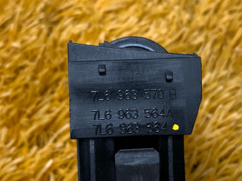 Кнопка подогрева сидений, 200 рублей, Красноярск