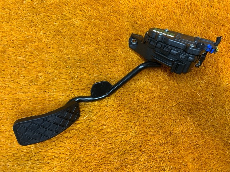 педаль газа, 400 рублей, Красноярск