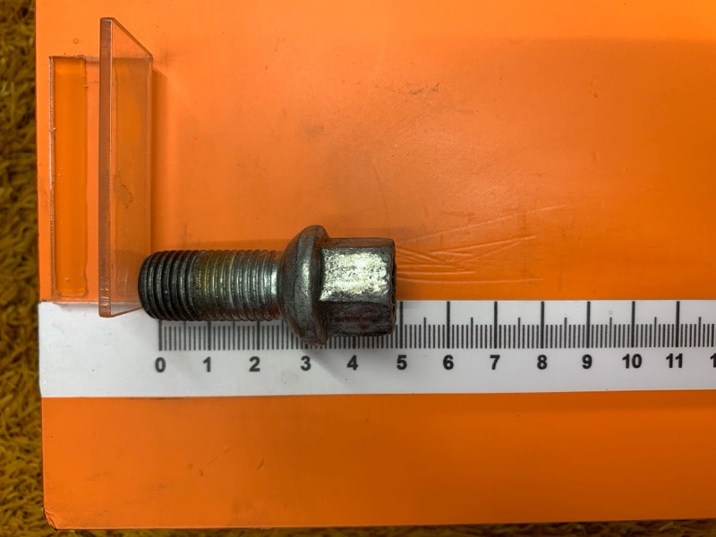 болт колесный, 2000 рублей, Красноярск