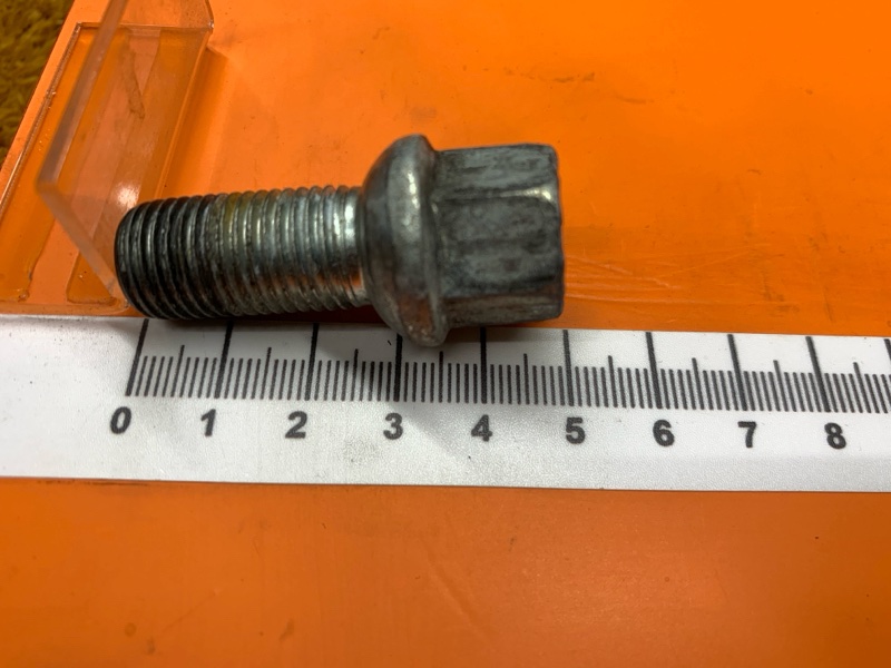 болт колесный, 2000 рублей, Красноярск