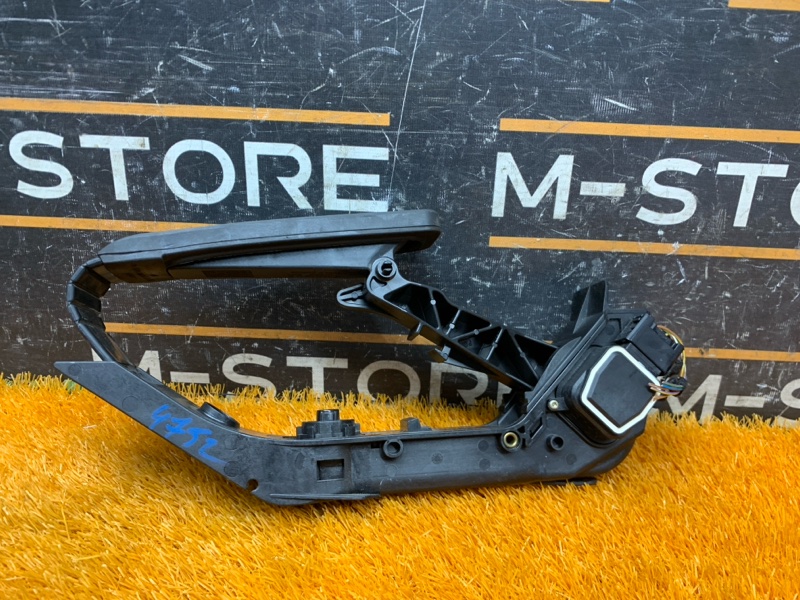 педаль газа, 1300 рублей, Красноярск