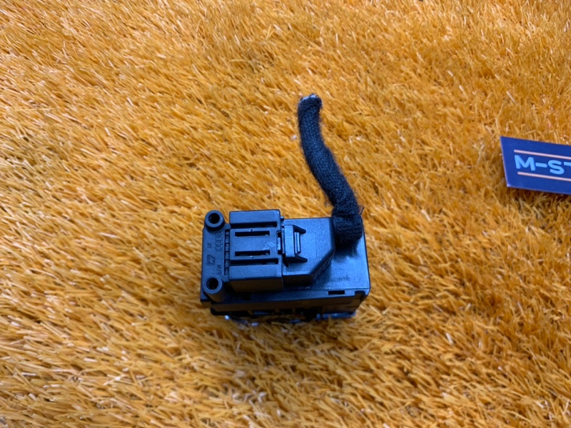 Кнопка стояночного тормоза, 500 рублей, Красноярск