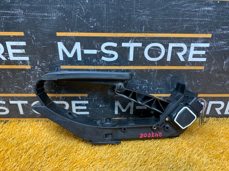 педаль газа, 1800 рублей, Красноярск