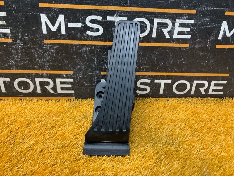 педаль газа, 1000 рублей, Красноярск