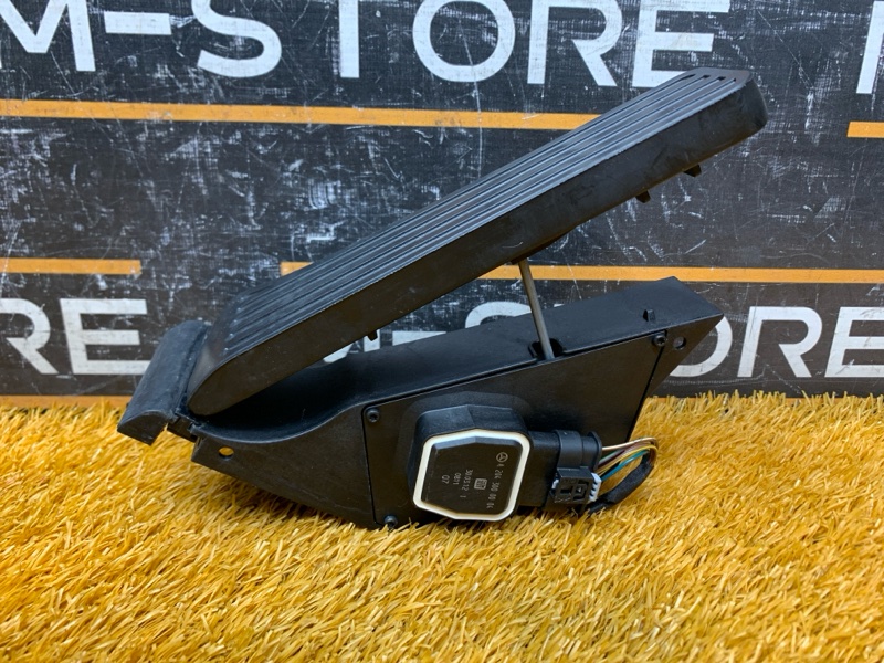 педаль газа, 1000 рублей, Красноярск