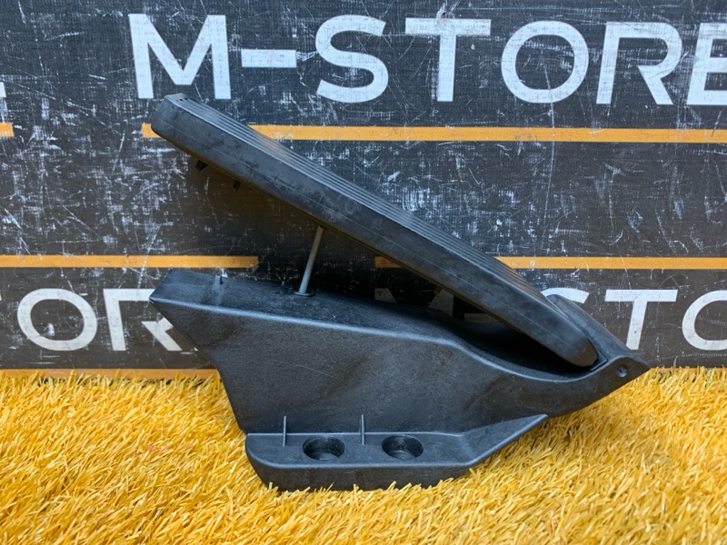 педаль газа, 1000 рублей, Красноярск