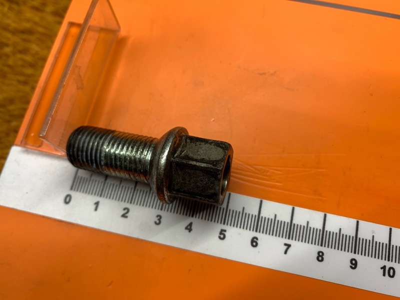 болт колесный, 1710 рублей, Красноярск