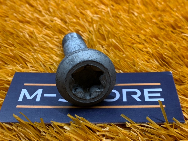 болт ступичный, 100 рублей, Красноярск