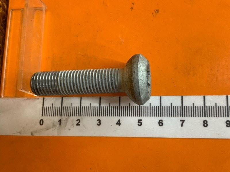 болт ступичный, 100 рублей, Красноярск