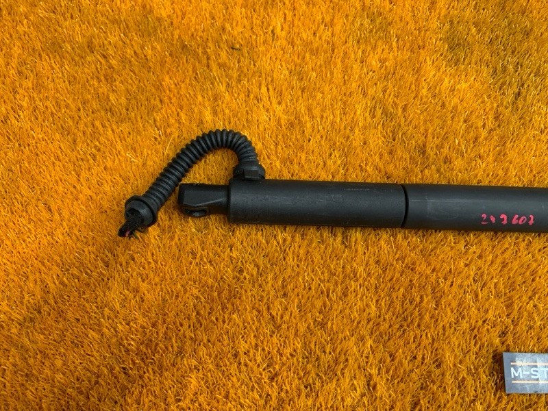 амортизатор багажника, 9000 рублей, Красноярск