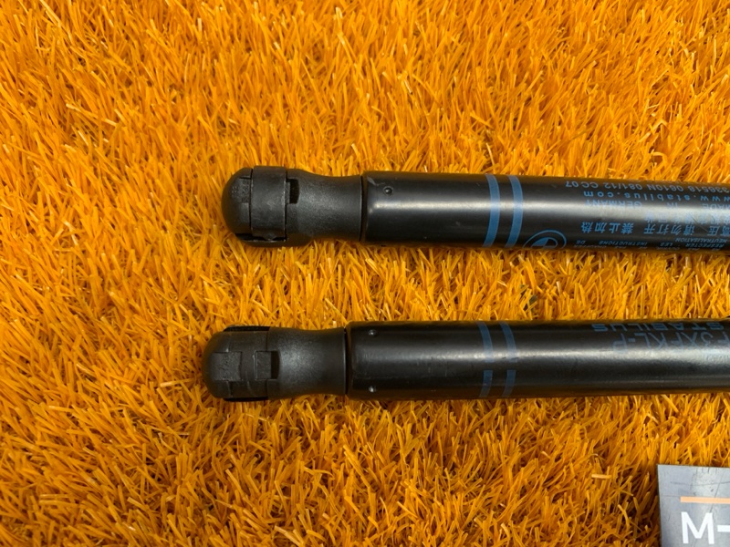 амортизатор капота, 900 рублей, Красноярск