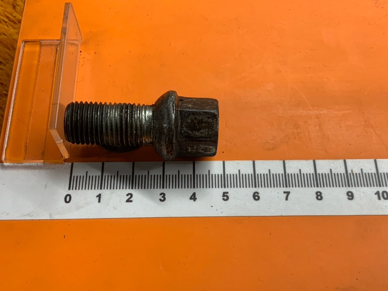 болт колесный, 1380 рублей, Красноярск