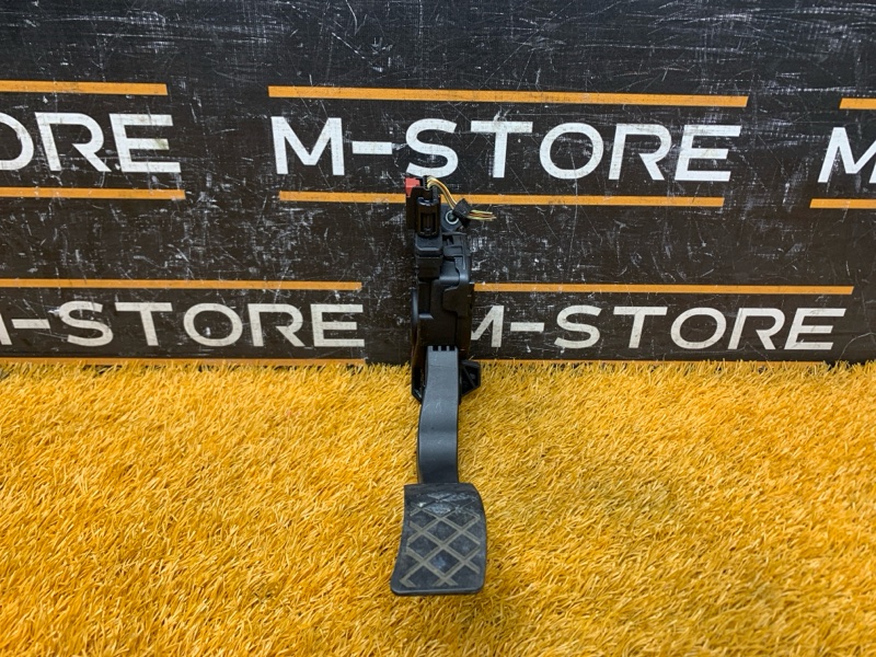 педаль газа, 500 рублей, Красноярск