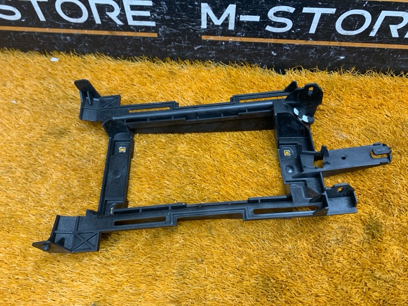 кронштейн центральной консоли, 420 рублей, Красноярск