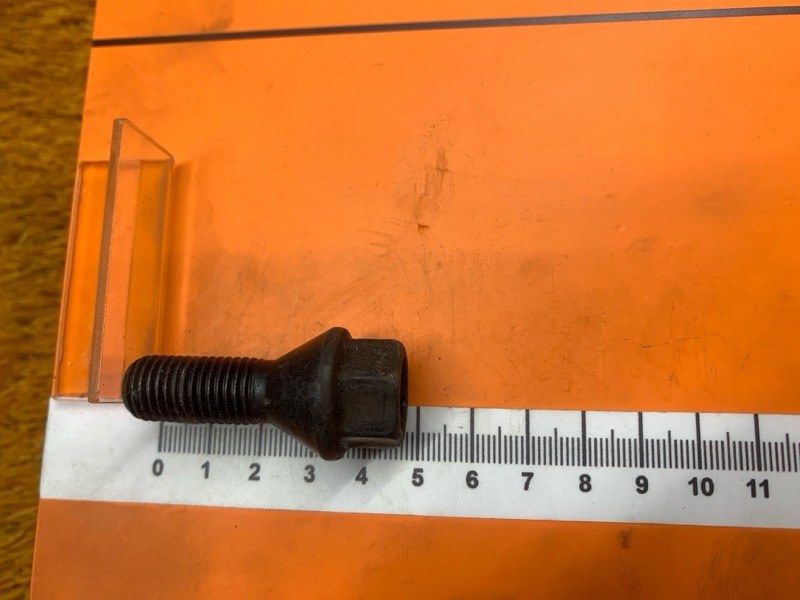 болт колесный, 1430 рублей, Красноярск