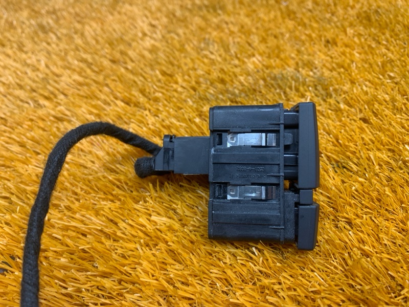 Кнопка открывания бардачка, 300 рублей, Красноярск