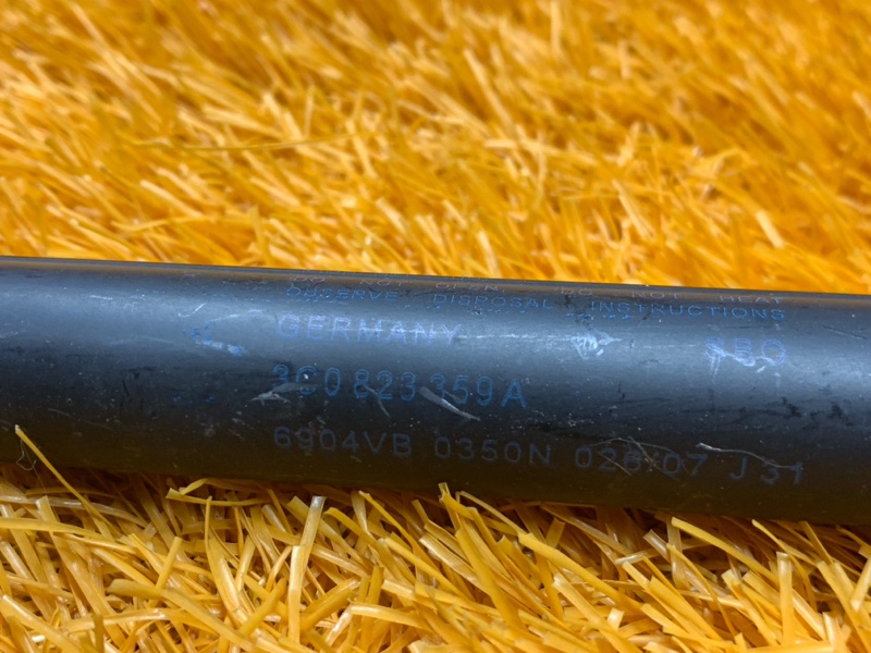 амортизатор капота, 900 рублей, Красноярск