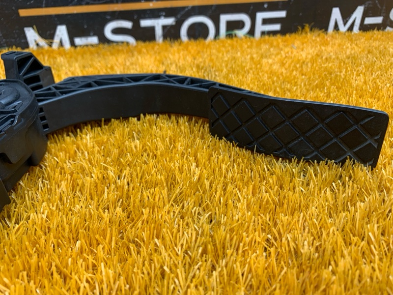 педаль газа, 500 рублей, Красноярск