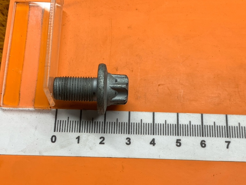 болт гидротрансформатора, 420 рублей, Красноярск