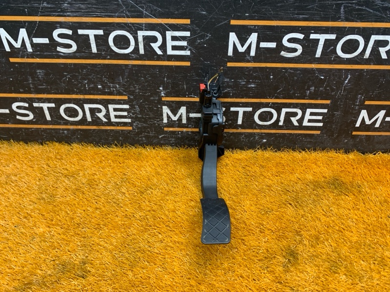 педаль газа, 500 рублей, Красноярск