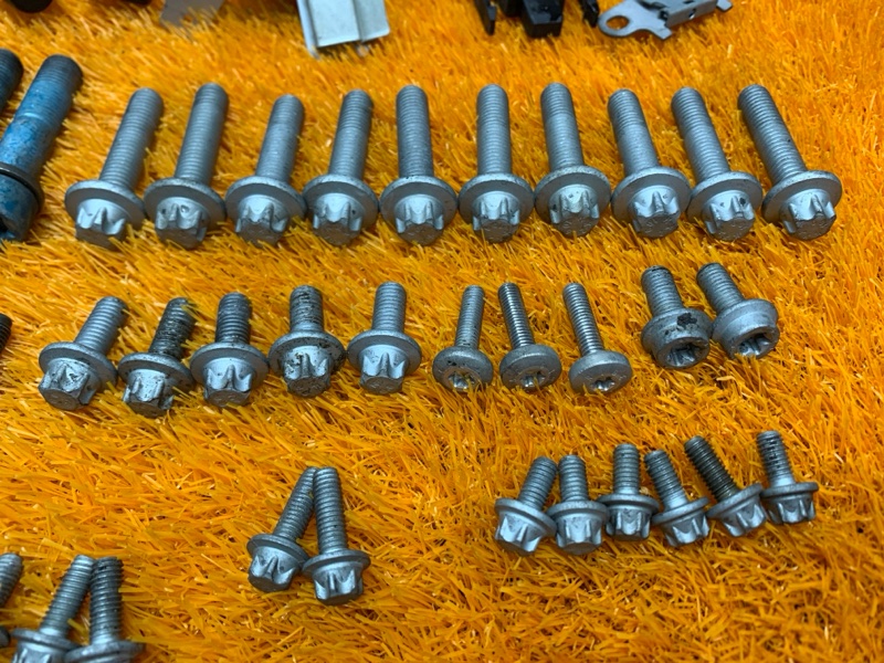 Болты и гайки ДВС, 830 рублей, Красноярск