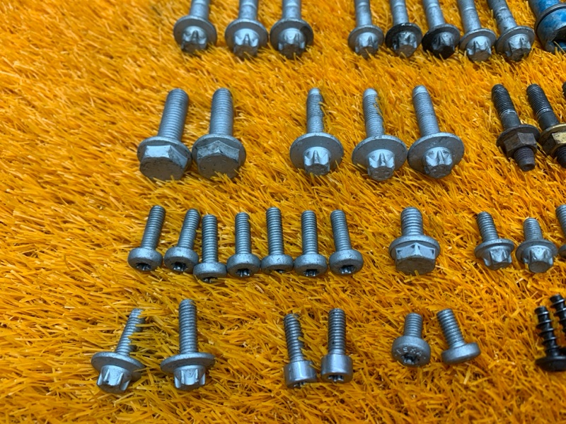 Болты и гайки ДВС, 830 рублей, Красноярск