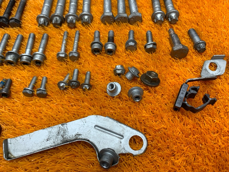 Болты и гайки ДВС, 830 рублей, Красноярск