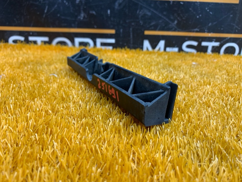 кронштейн порога, 580 рублей, Красноярск