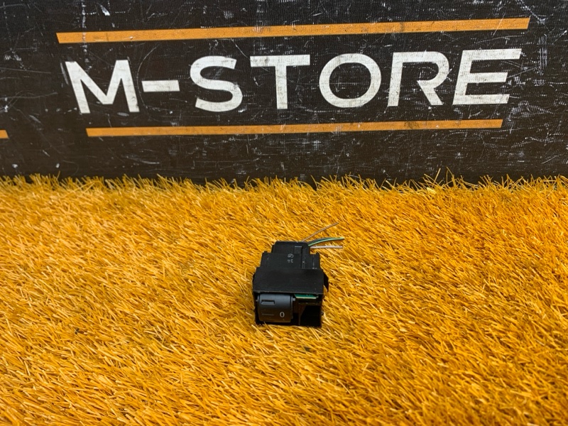 Кнопка подогрева сидений, 200 рублей, Красноярск