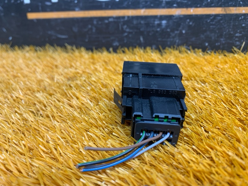 Кнопка подогрева сидений, 200 рублей, Красноярск