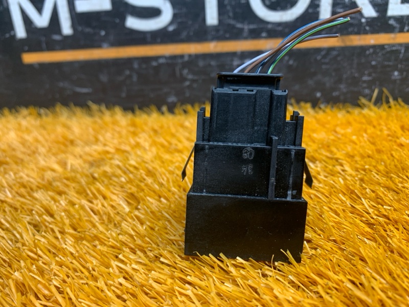 Кнопка подогрева сидений, 200 рублей, Красноярск