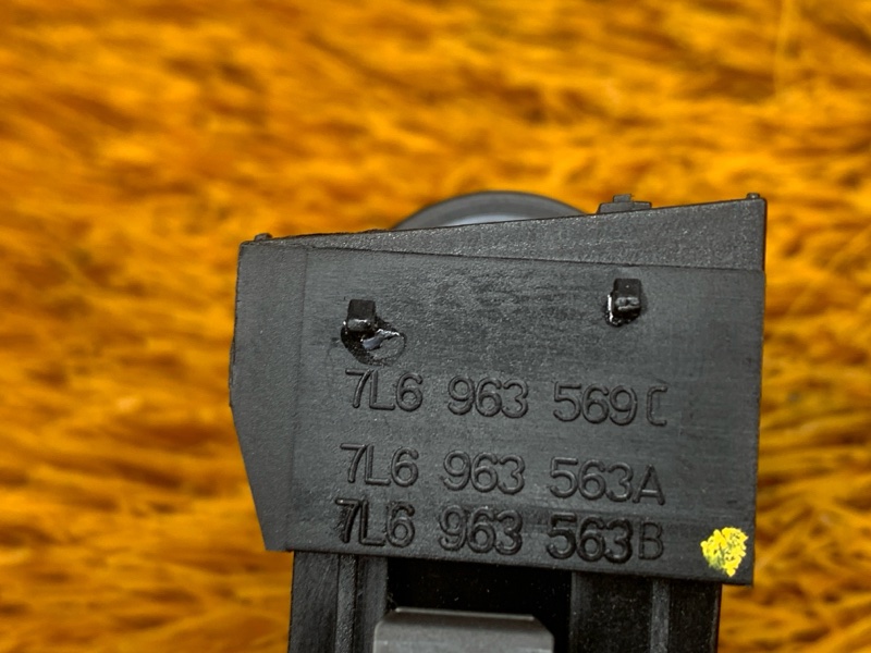 Кнопка подогрева сидений, 200 рублей, Красноярск